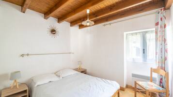 Ameublement personnalisé, draps fournis