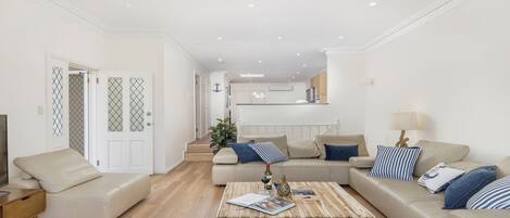 Smart TV, Netflix, streaming services