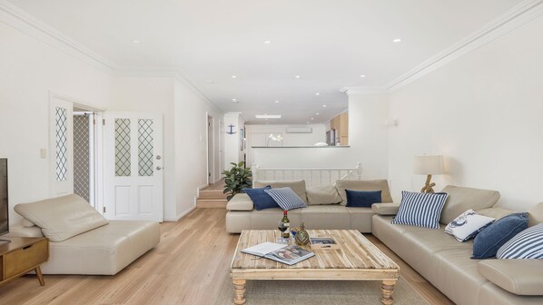 Smart TV, Netflix, streaming services