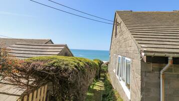 Cottage | Property grounds