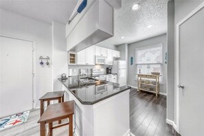 Fridge, microwave, oven, stovetop - Beach Club 262 | Close to Gated Pool & Beach (Corpus Christi)