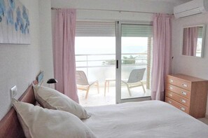 3 makuuhuonetta, silitysrauta/-lauta, Wi-Fi, vuodevaatteet