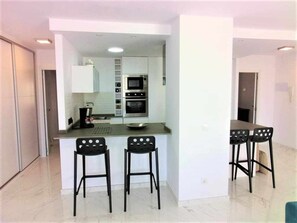 Fridge, microwave, oven, stovetop - 0E M2 1st line with large terrace and sea views (Calpe/Calp)