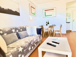 TV - B Voramar 45 sea views and wifi (Calpe/Calp)