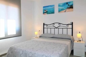 1 bedroom, iron/ironing board, WiFi, bed sheets - 3F 1st beach line with sea views (Benicolada (Urbanizacion))