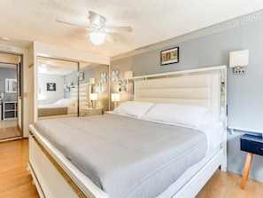 3 slaapkamers, een bureau, een strijkplank/strijkijzer, gratis wifi