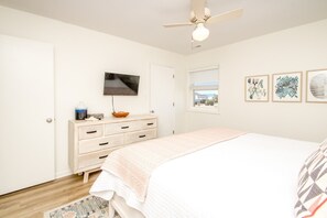 4 bedrooms, iron/ironing board, free WiFi, bed sheets