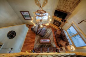 TV connectée, cheminée, baby-foot