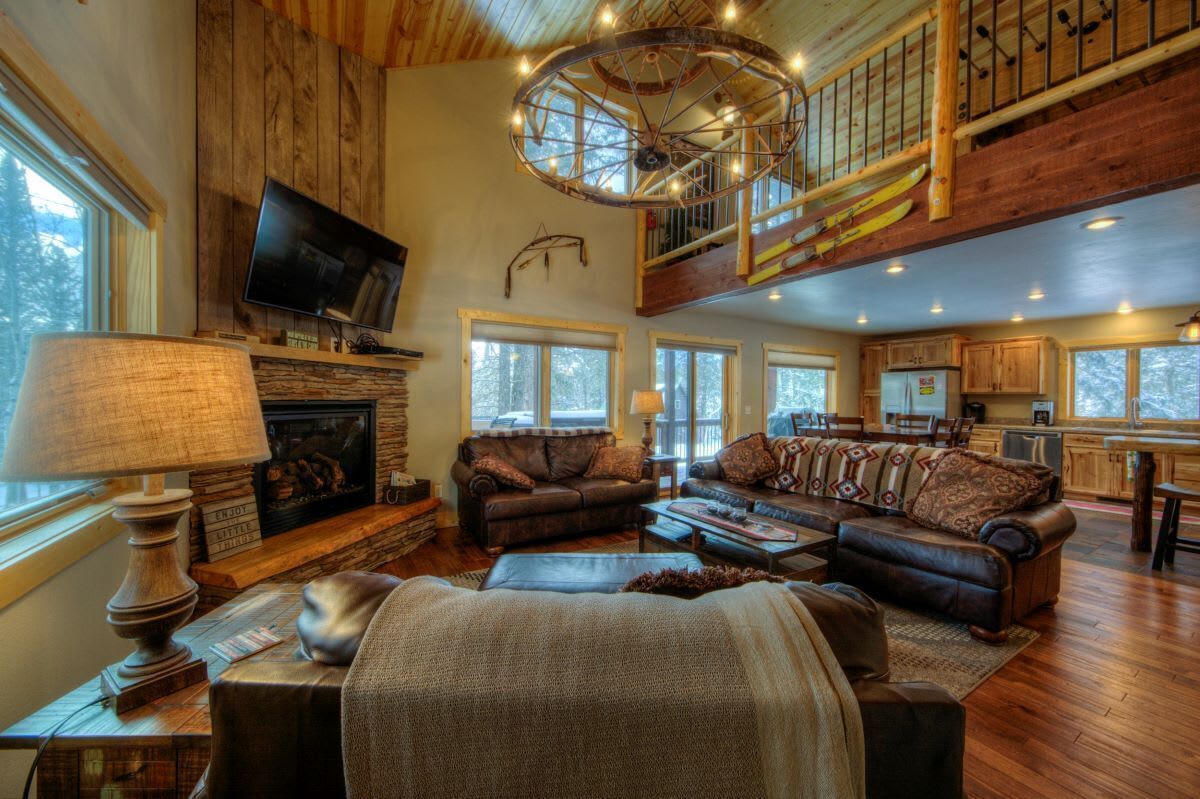 智能电视、壁炉、桌上足球