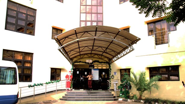 Unclassified image, 1 of 4, button - HOUSE5 ROYAL COMFORT (Lagos)