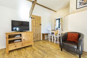 Living area - Appleloft Suite in 17th century Farmhouse (Holsworthy)