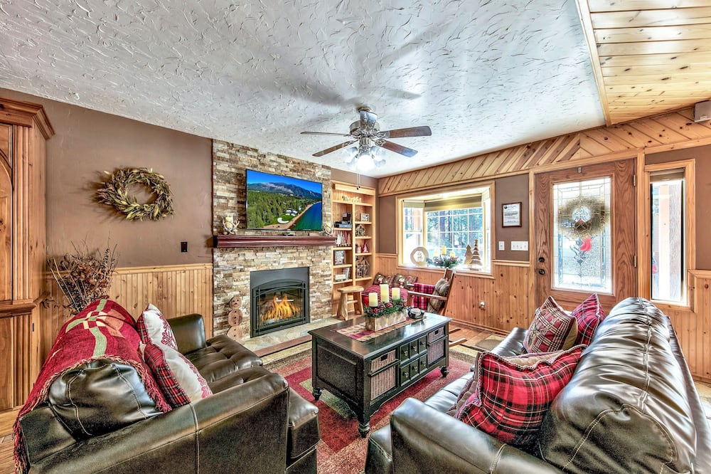 2556h Lazy Bear's Den 2 Bedroom Cottage by RedAwning - Minden, NV