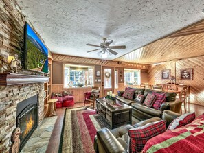 Cottage, 2 Bedrooms | Living room