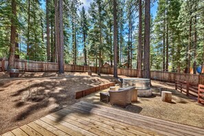 House, 3 Bedrooms | Balcony