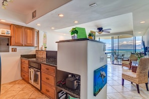 Private kitchen - Kahana Reef #310 1 Bedroom Condo by RedAwning (Lahaina)