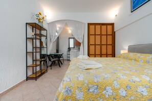 3 quartos, ferros/tábuas de passar roupa, Wi-Fi de cortesia