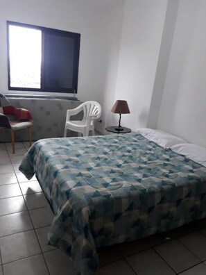 2 bedrooms, iron/ironing board, WiFi