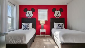 5 bedrooms, desk, iron/ironing board, travel crib