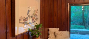 Mid-Century Gem âą Creekside âą King Beds âą Near UNC