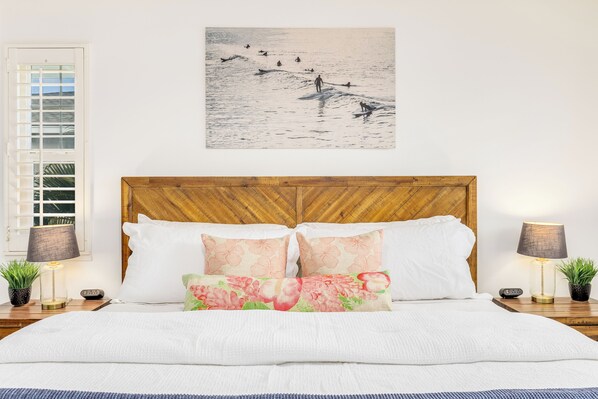 3 bedrooms, iron/ironing board, travel crib, free WiFi - Luxurious Golf Course Ko Olina Kai Estates Getaway w/Parking & Near the Beach (Kapolei)