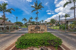 Property grounds - Luxurious Golf Course Ko Olina Kai Estates Getaway w/Parking & Near the Beach (Kapolei)