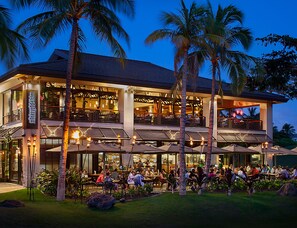 Outdoor dining - Luxurious Golf Course Ko Olina Kai Estates Getaway w/Parking & Near the Beach (Kapolei)