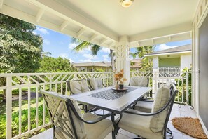 Outdoor dining - Luxurious Golf Course Ko Olina Kai Estates Getaway w/Parking & Near the Beach (Kapolei)