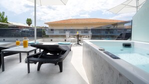 Garden View Double Room with Jacuzzi | Garden view - Emily's Luxury Suites (Kassandra)
