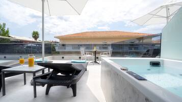 Garden View Double Room with Jacuzzi | Blick auf den Garten