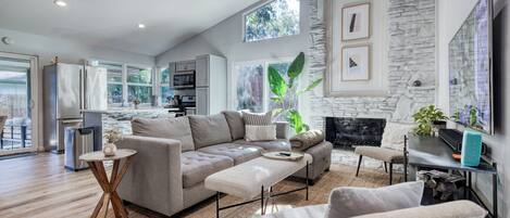 Smart TV, oficina y monitor de computadora