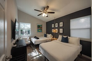 3 bedrooms, desk, iron/ironing board, free WiFi