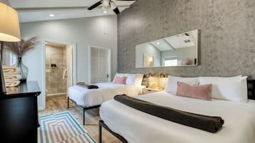 3 bedrooms, desk, iron/ironing board, free WiFi