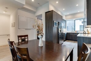 Dining - Luxury Modern 4 Bed 3 Bath Home with Rooftop Deck #2 (Los Angeles)