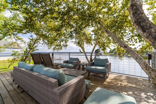 Deep Cove Getaway | Concierge Services