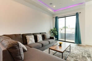 Smart-tv en een open haard