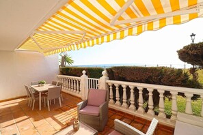 Unclassified image, 2 of 37, button