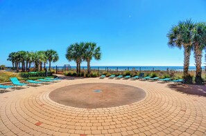 Property grounds - Gulf Front Condo | Outdoor & Indoor Pools! (Orange Beach)
