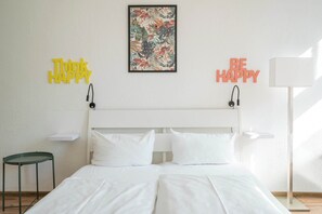 2 bedrooms, iron/ironing board, WiFi, bed sheets - Stylish Apartment in convinient location (Berlin)