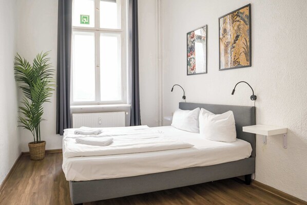 2 chambres, fer et planche à repasser, Wi-Fi, draps fournis