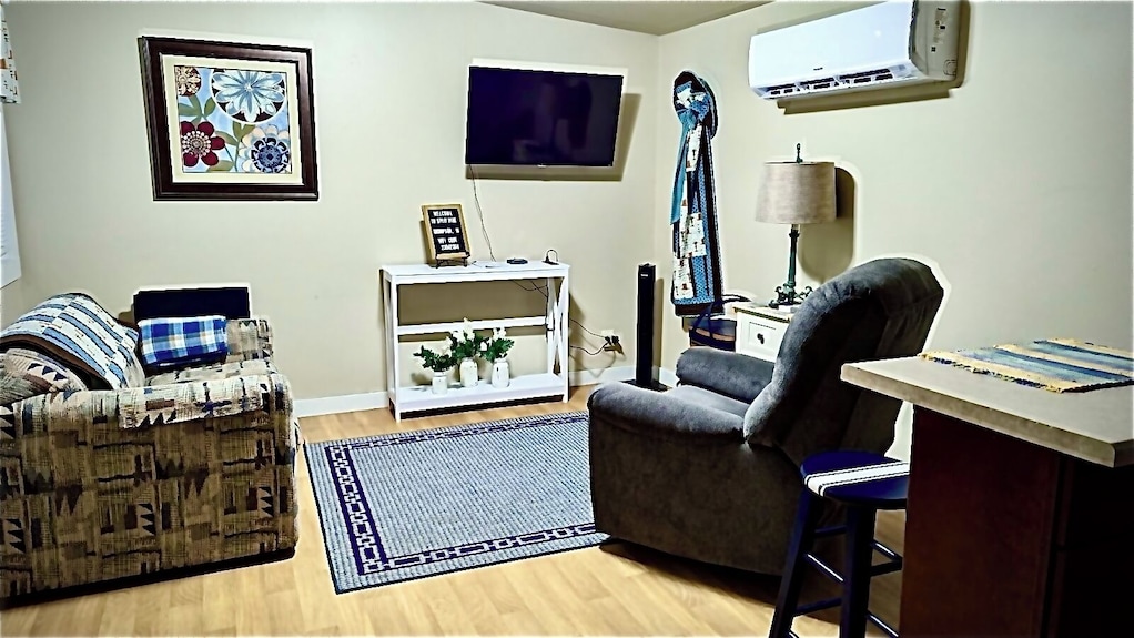 Split Pine A Delightful Cozy Space - Iowa