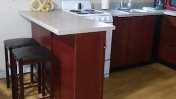 冰箱、微波炉、烤箱、炉灶