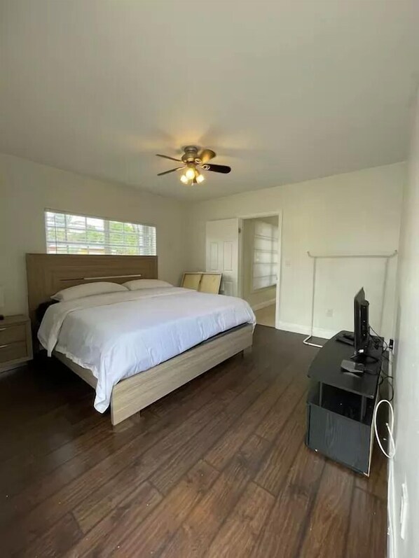 Room - Poll House (Ojus)