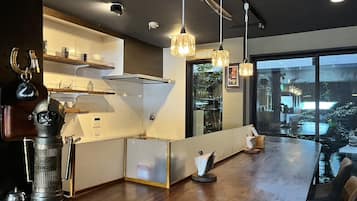 家庭單棟房屋 | 房內用餐