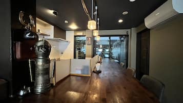 家庭單棟房屋 | 房內用餐