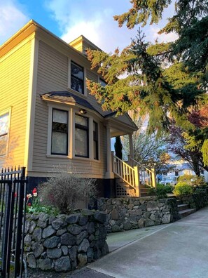 Exterior - 1898UrbanVictorian Parlor Apt.near Convention Ctr. (Portland)