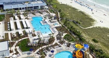 18C Richmond Park, remodeled villa with full access to amenities