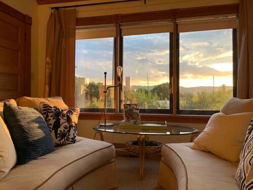 •1898UrbanVictorian Loft view near Convention Ctr.