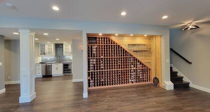 Luxury home near mountains, Boulder and Denver. Under an hour to ski resorts!