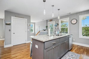 Interior - Beach 45: Large, Modern Home Situated on the Davis Canal, Around 500 Feet to Bea (Oak Island)