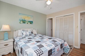 2 bedrooms, iron/ironing board, travel cot, Internet